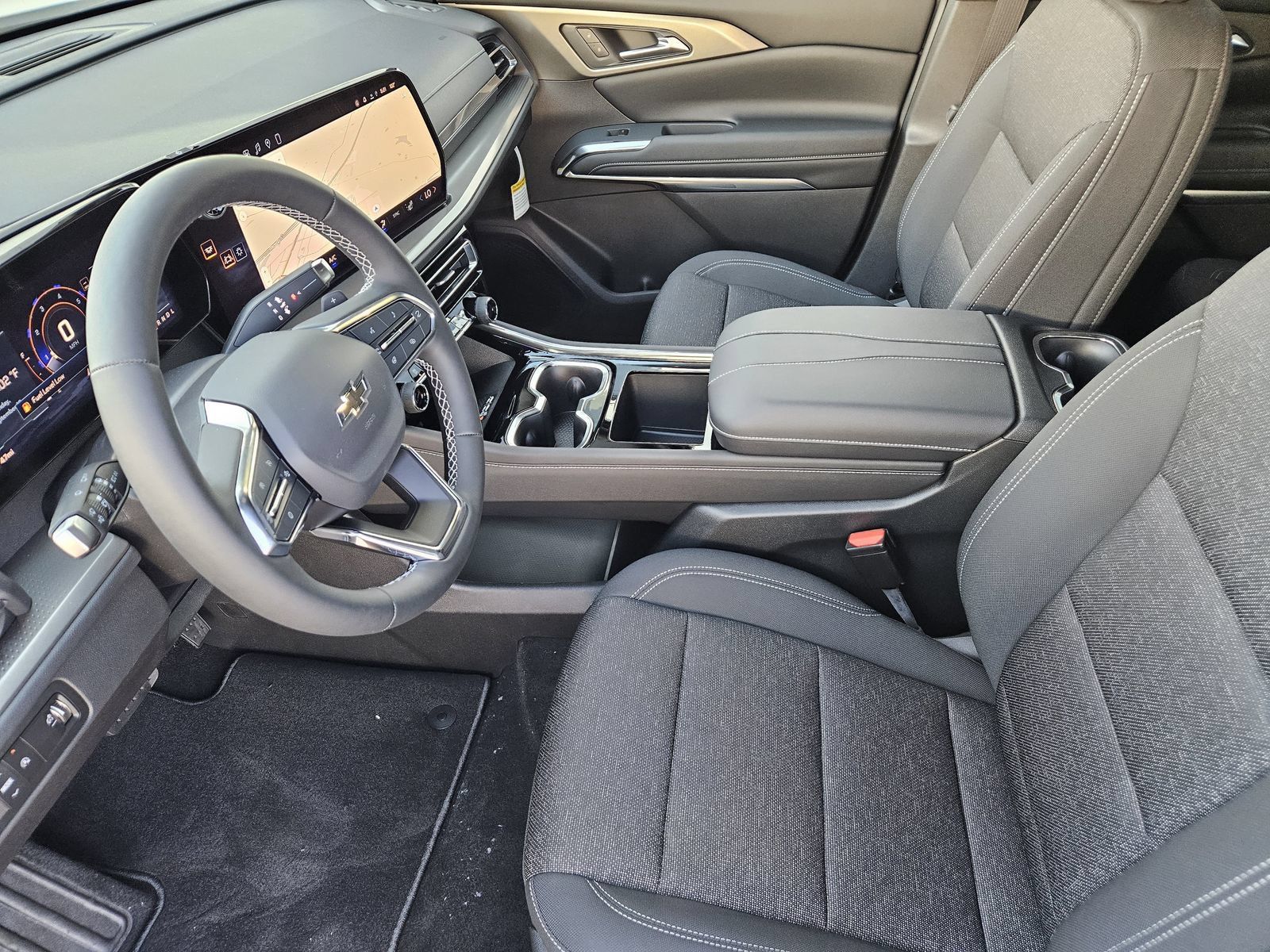 New 2027 Chevrolet Traverse LT w/ Midnight/Sport Edition FWD image 14