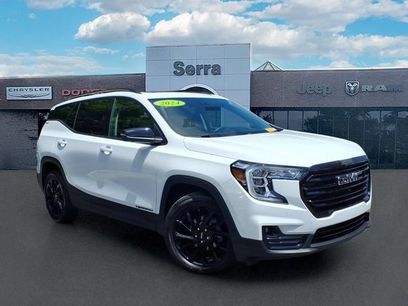 Used 2024 GMC Terrain SLT w/ Infotainment Package II