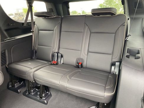New 2025 Chevrolet Suburban Premier image 28