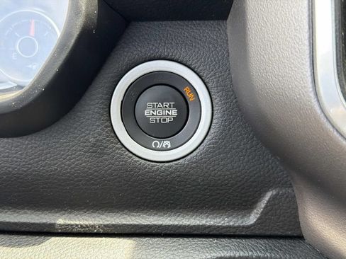 Used 2022 RAM 1500 Big Horn AWD/4WD image 32