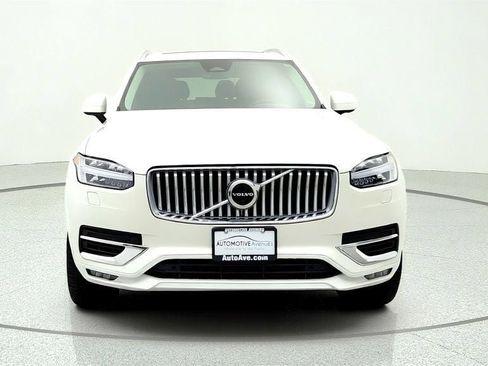 Used 2023 Volvo XC90 B5 Plus AWD/4WD image 2
