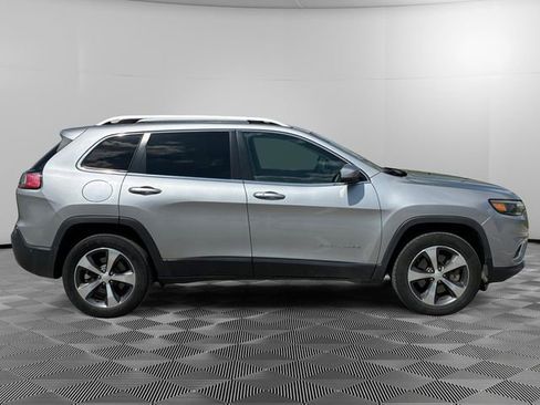 Used 2019 Jeep Cherokee Limited w/ Luxury Group AWD/4WD image 6