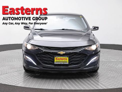 Used 2023 Chevrolet Malibu LT FWD image 2