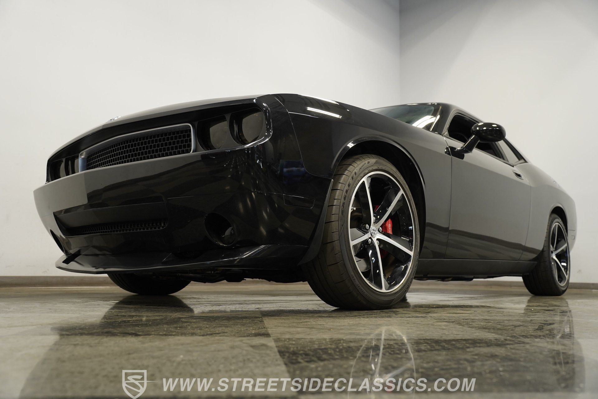 Used 2010 Dodge Challenger SRT8 w/ SRT Option Group II RWD image 20