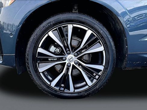 Certified 2023 Volvo XC60 B5 Plus w/ Climate Package image 33