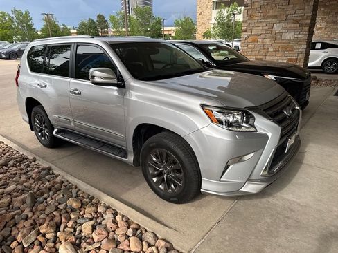 Used 2017 Lexus GX 460 AWD/4WD image 2