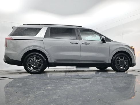 Certified 2025 Kia Carnival EX image 42