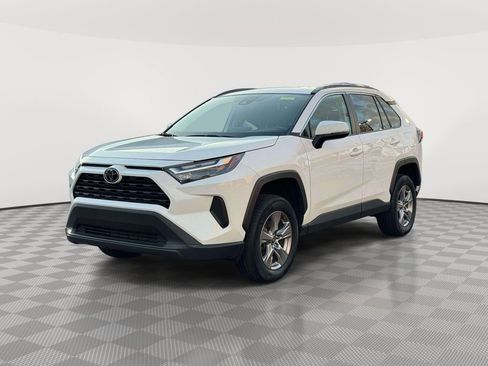 Used 2024 Toyota RAV4 XLE FWD image 3