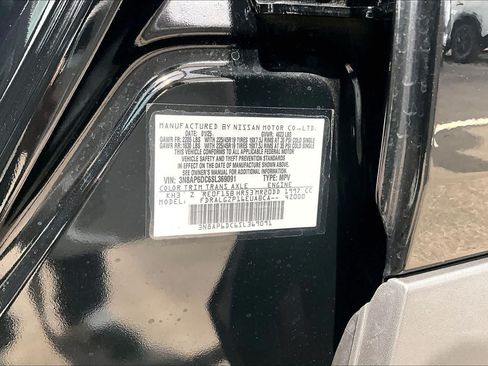 Used 2025 Nissan Kicks SR w/ SR Premium Package FWD image 34