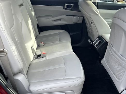 Used 2022 Kia Sorento S w/ Panoramic Sunroof Package image 20