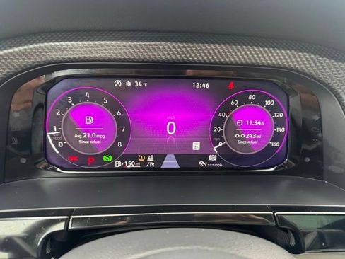 Used 2024 Volkswagen Atlas Cross Sport SEL Premium R-Line image 31