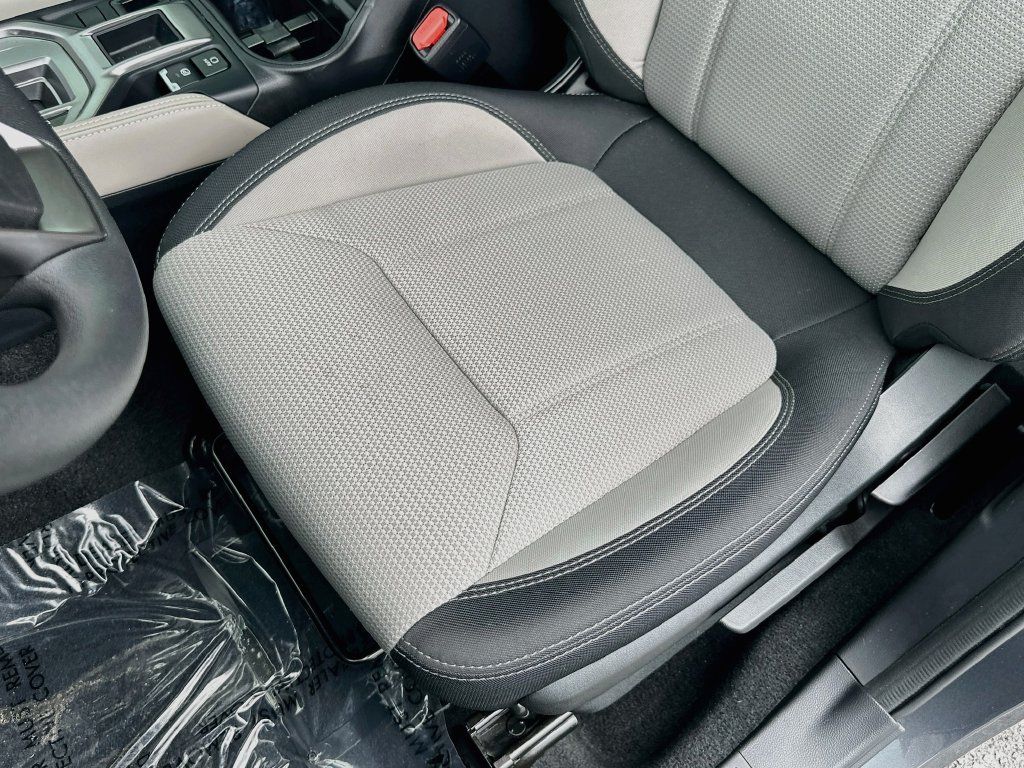 Used 2024 Subaru Forester AWD/4WD image 18