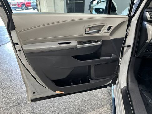 Used 2023 Toyota Sienna Limited AWD/4WD image 12