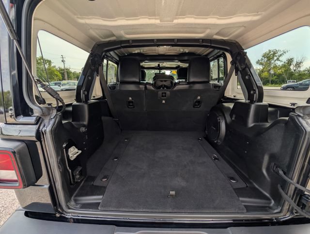 Used 2021 Jeep Wrangler Unlimited Rubicon w/ Uconnect 4C Nav & Sound Group AWD/4WD image 10