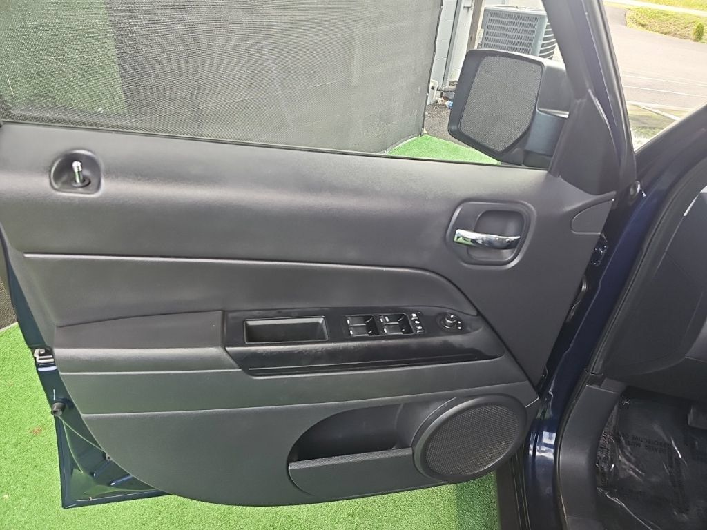Used 2014 Jeep Patriot Sport w/ Power Value Group FWD image 28