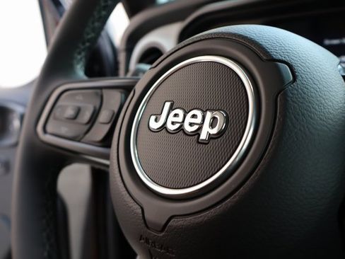 New 2025 Jeep Gladiator Sport image 26