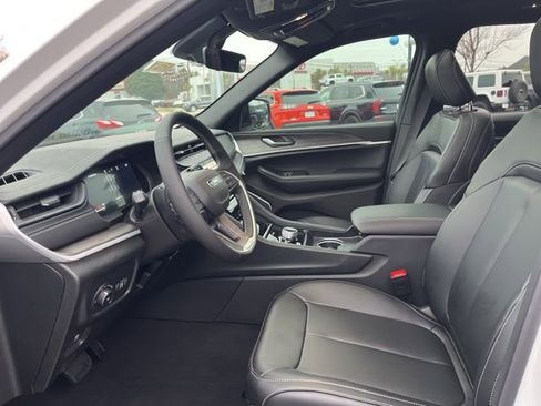 New 2026 Jeep Grand Cherokee Limited w/ Limited Altitude Package AWD/4WD image 7