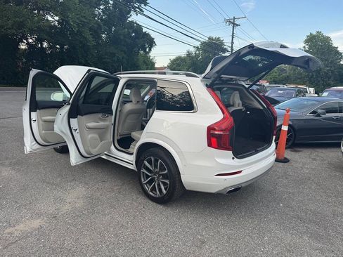 Used 2019 Volvo XC90 T6 Momentum w/ Advanced Package image 11