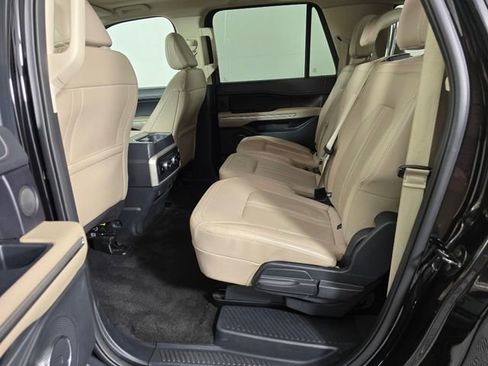 Used 2023 Ford Expedition Max Limited image 19