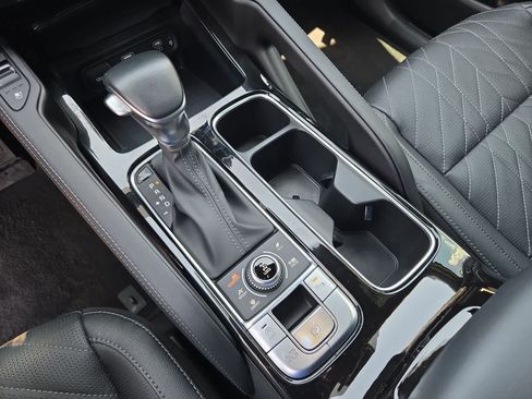 Used 2025 Kia Telluride AWD image 31