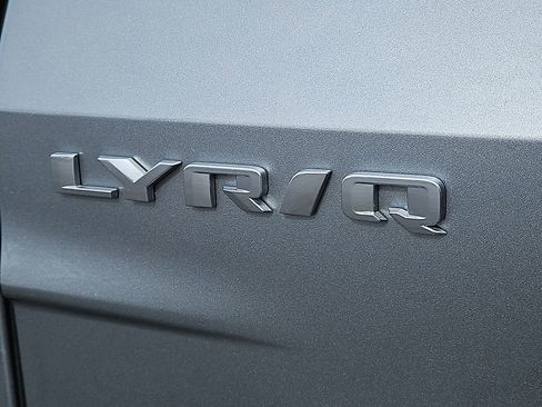 New 2024 Cadillac Lyriq Luxury image 10