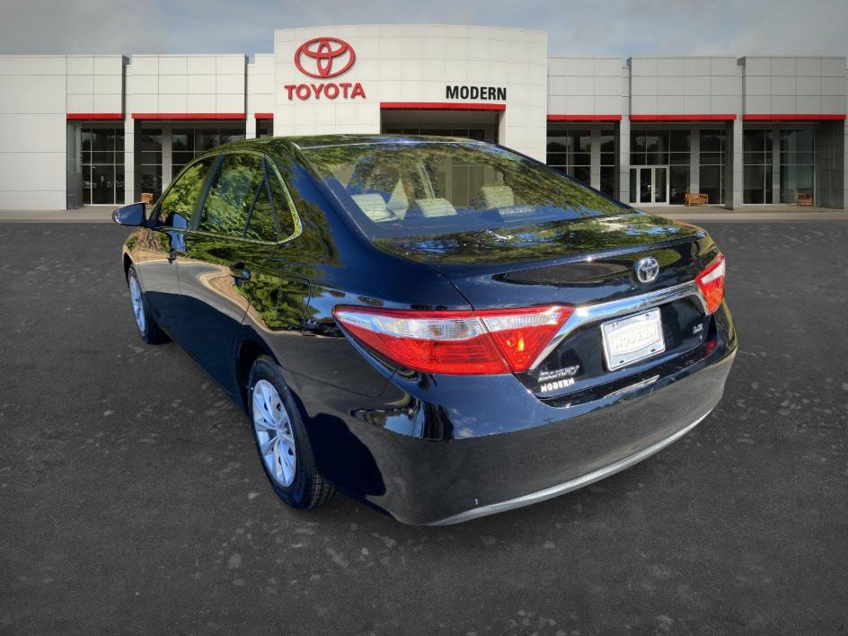 Used 2017 Toyota Camry LE FWD image 7