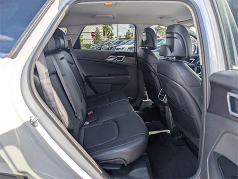 Used 2024 Kia Sportage EX image 13