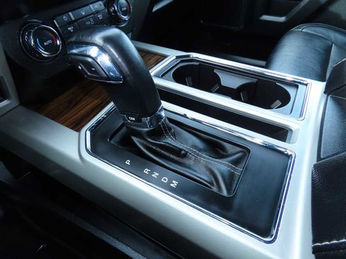 Certified 2019 Ford F150 Lariat w/ FX4 Off-Road Package image 32