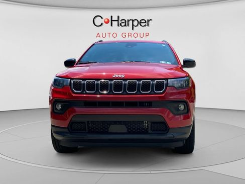 Used 2023 Jeep Compass Latitude w/ Sun and Sound Group AWD/4WD image 8