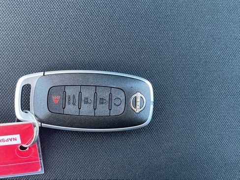 New 2025 Nissan Versa SR w/ Trunk Package image 40