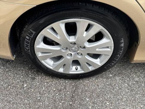 Used 2011 Toyota Avalon FWD image 9