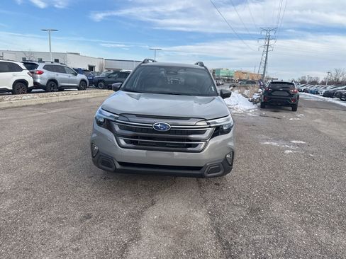 Certified 2025 Subaru Forester Limited image 6