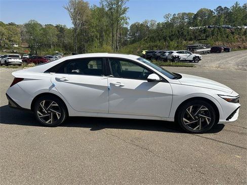 New 2025 Hyundai Elantra Limited image 6