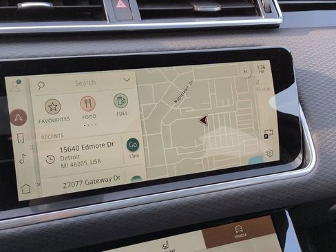 Certified 2023 Land Rover Range Rover Velar R-Dynamic S image 30