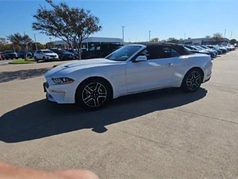 Used 2023 Ford Mustang Premium image 4