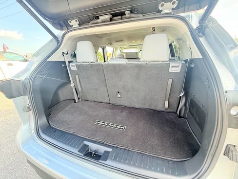 Used 2022 Toyota Highlander XLE image 13