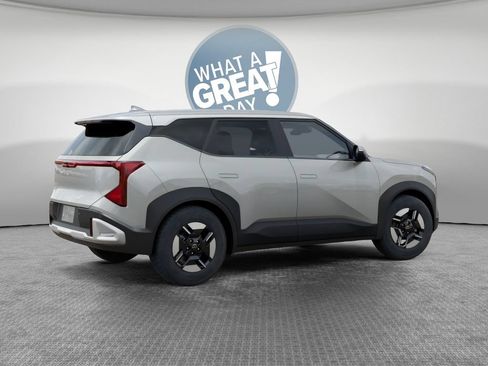 Used 2027 Kia Seltos LX AWD/4WD image 6