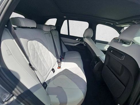 Used 2026 BMW X5 sDrive40i image 19