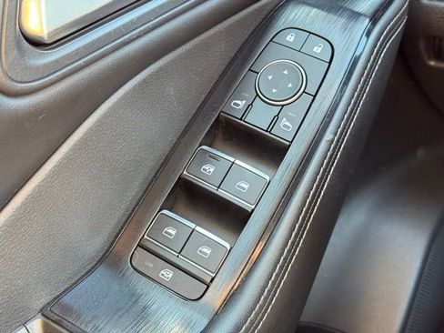 Used 2023 Nissan Rogue SL w/ SL Premium Package image 25