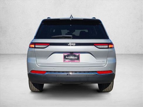 New 2025 Jeep Grand Cherokee Limited w/ Trailer Tow Package image 8