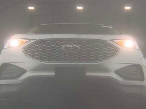 Used 2023 Ford Edge SE image 6