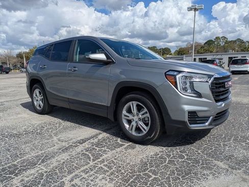 Certified 2024 GMC Terrain SLE image 2