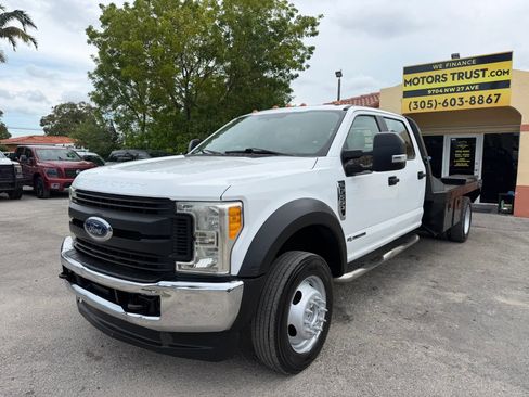 Used 2017 Ford F550 4x4 Crew Cab Super Duty image 2