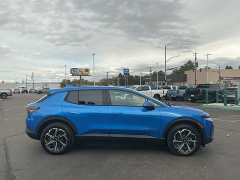 New 2026 Chevrolet Equinox EV LT image 2
