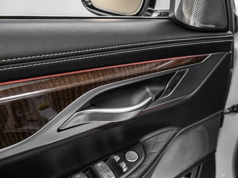 Used 2020 BMW 750i xDrive image 56