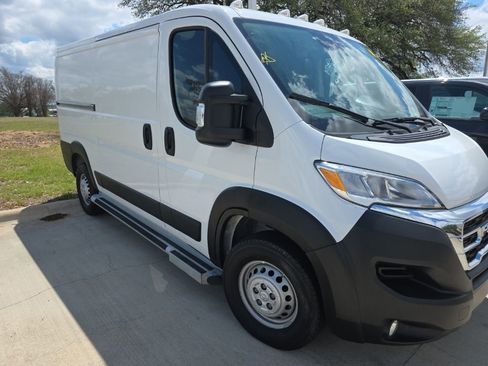 Used 2025 RAM ProMaster 2500 w/ U-Haul Equipment Group image 6