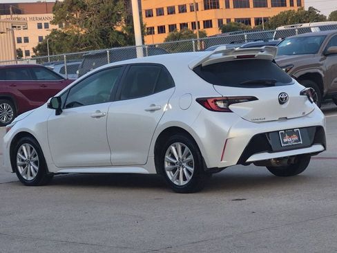 Used 2023 Toyota Corolla SE FWD image 4