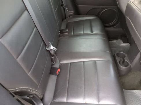 Used 2016 Jeep Patriot High Altitude FWD image 21