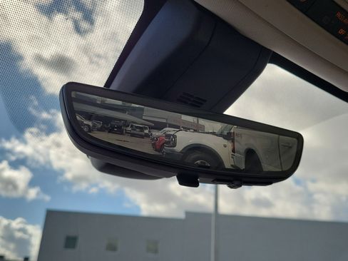 Used 2021 GMC Yukon Denali w/ Denali Premium Package image 11