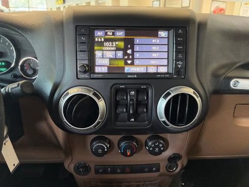 Used 2016 Jeep Wrangler Unlimited Sahara w/ Max Tow Package AWD/4WD image 25